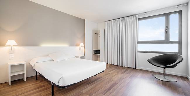 habitaciones de hotel ILUNION Valencia 3 habitaciones de apartahoteles valencia