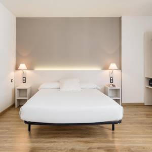 Habitación accesible Hotel ILUNION Valencia 3