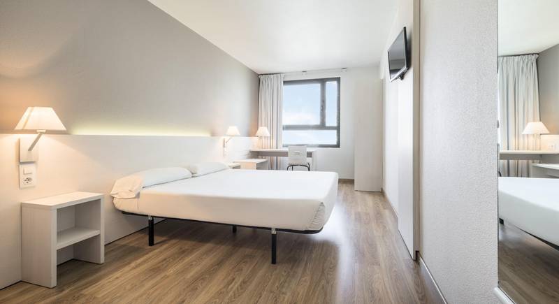 Habitación doble Hotel ILUNION Valencia 3